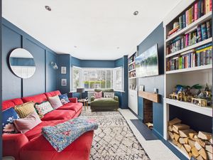 Lounge- click for photo gallery